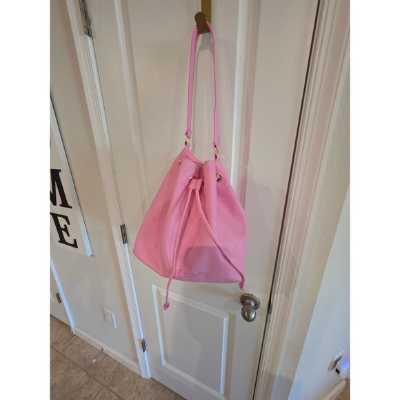 Juicy Couture Pink Faux Leather Drawstring Bucket Bag Crossbody Strap - Picture 4 of 6